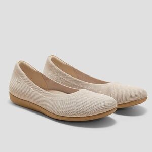 NEW VIVAIA Water-Repellent Round-Toe Walking Flats (Claire Walker) SIZE 35